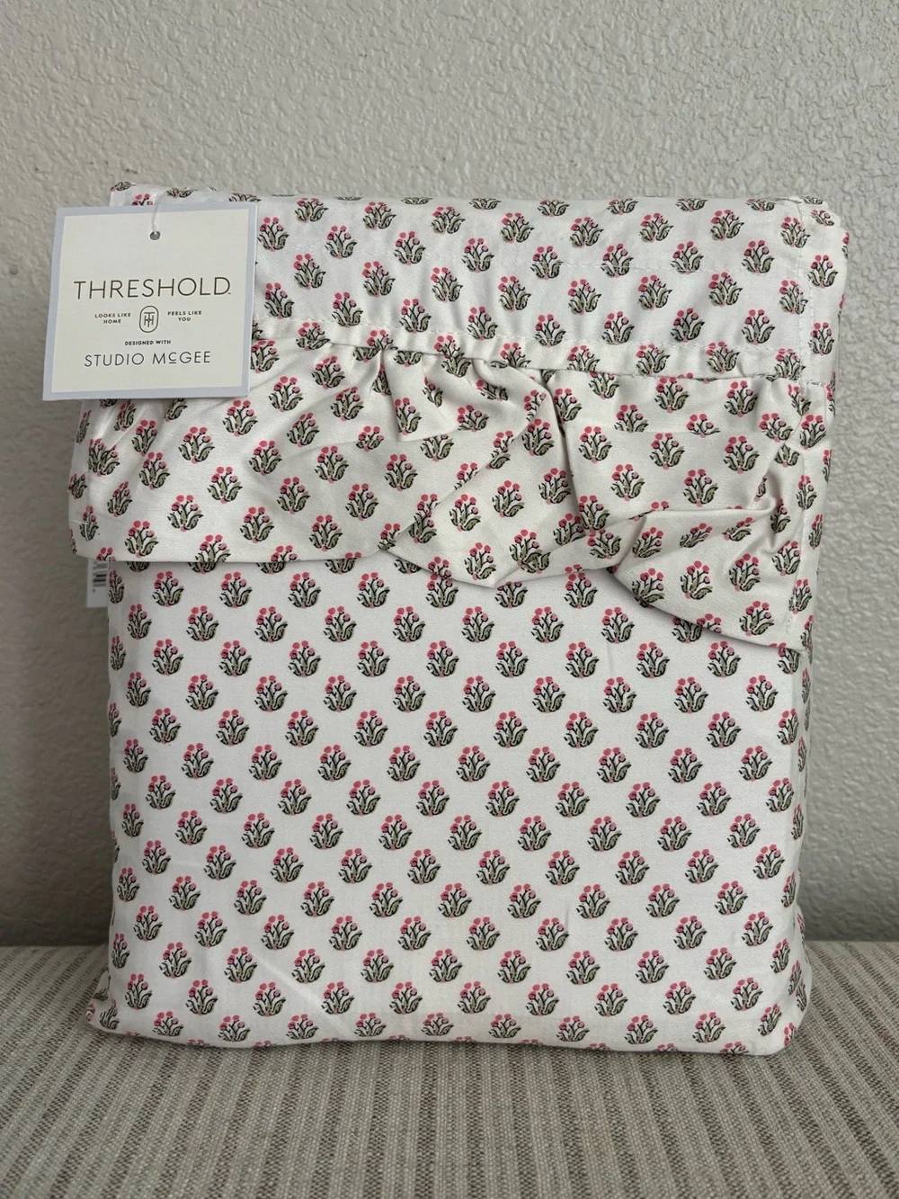 NWT Twin/Twin XL 310 Thread Count Teen Block Print Ruffle Sheet Set Pink/Cream